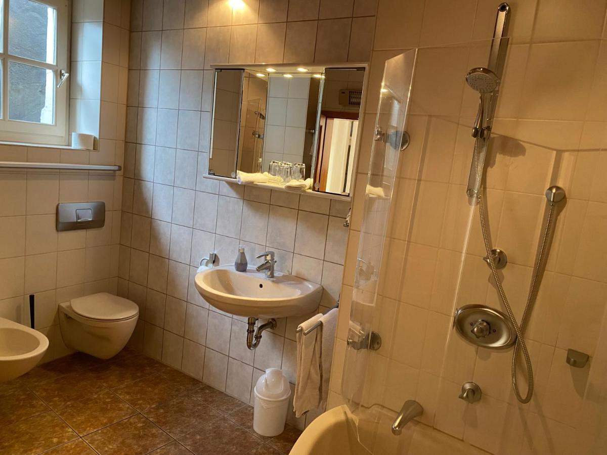 Gasthaus Zur Sonne Rhodt unter Rietburg Exteriör bild
